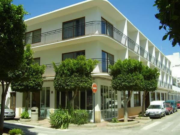 Hostal Residencia Nicolau San Antonio  Exterior photo