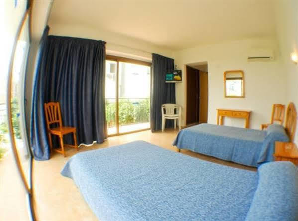 Hostal Residencia Nicolau San Antonio  Exterior photo