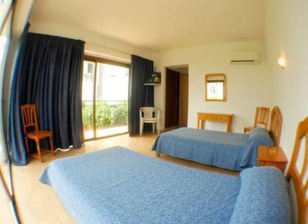 Hostal Residencia Nicolau San Antonio  Exterior photo