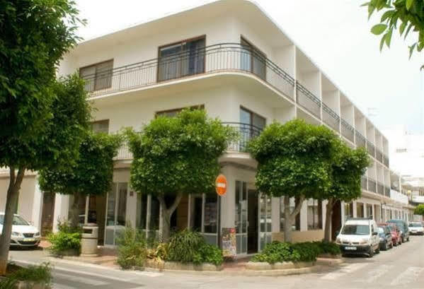 Hostal Residencia Nicolau San Antonio  Exterior photo